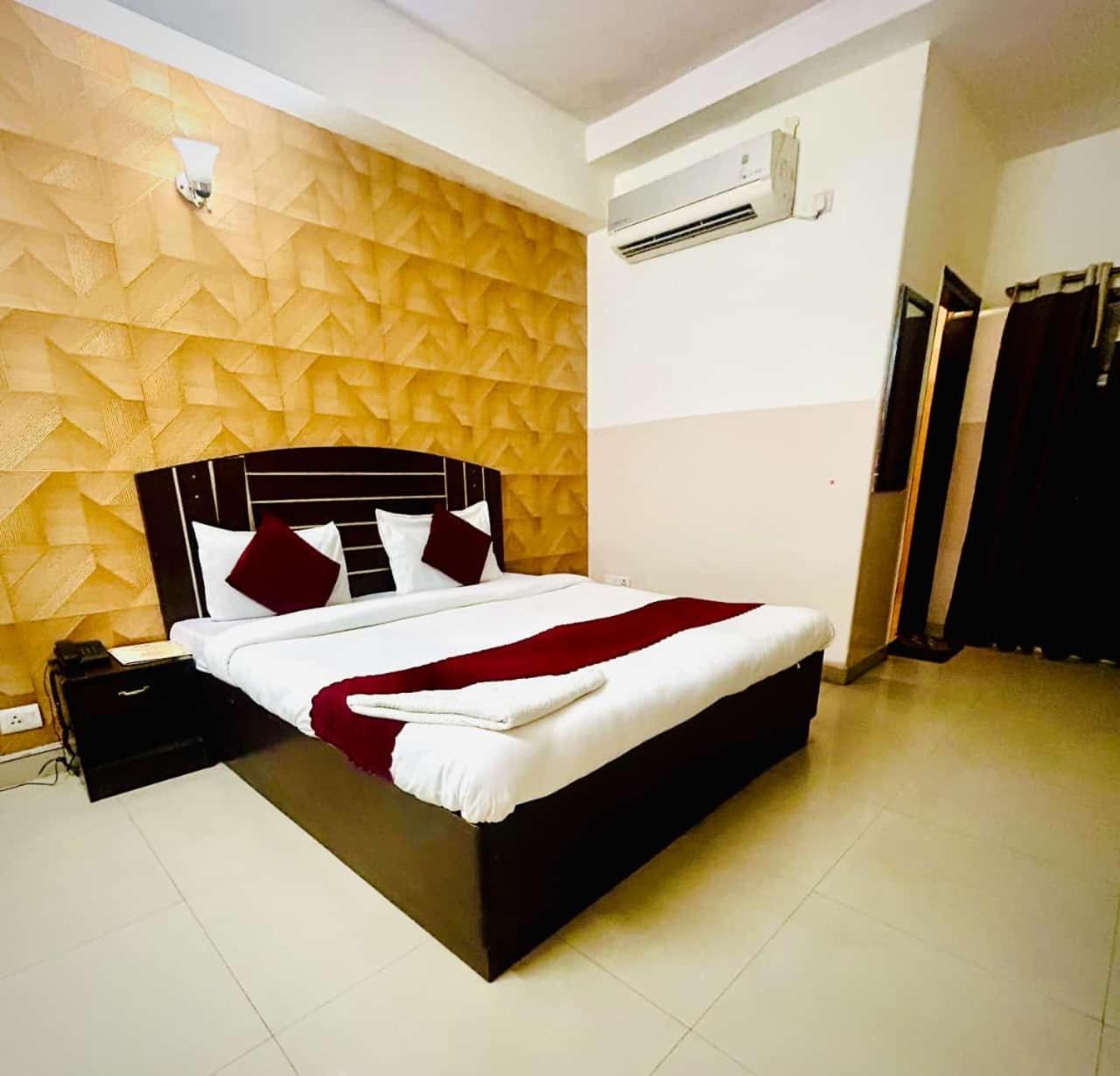 Hotel Airport City New Delhi Ngoại thất bức ảnh