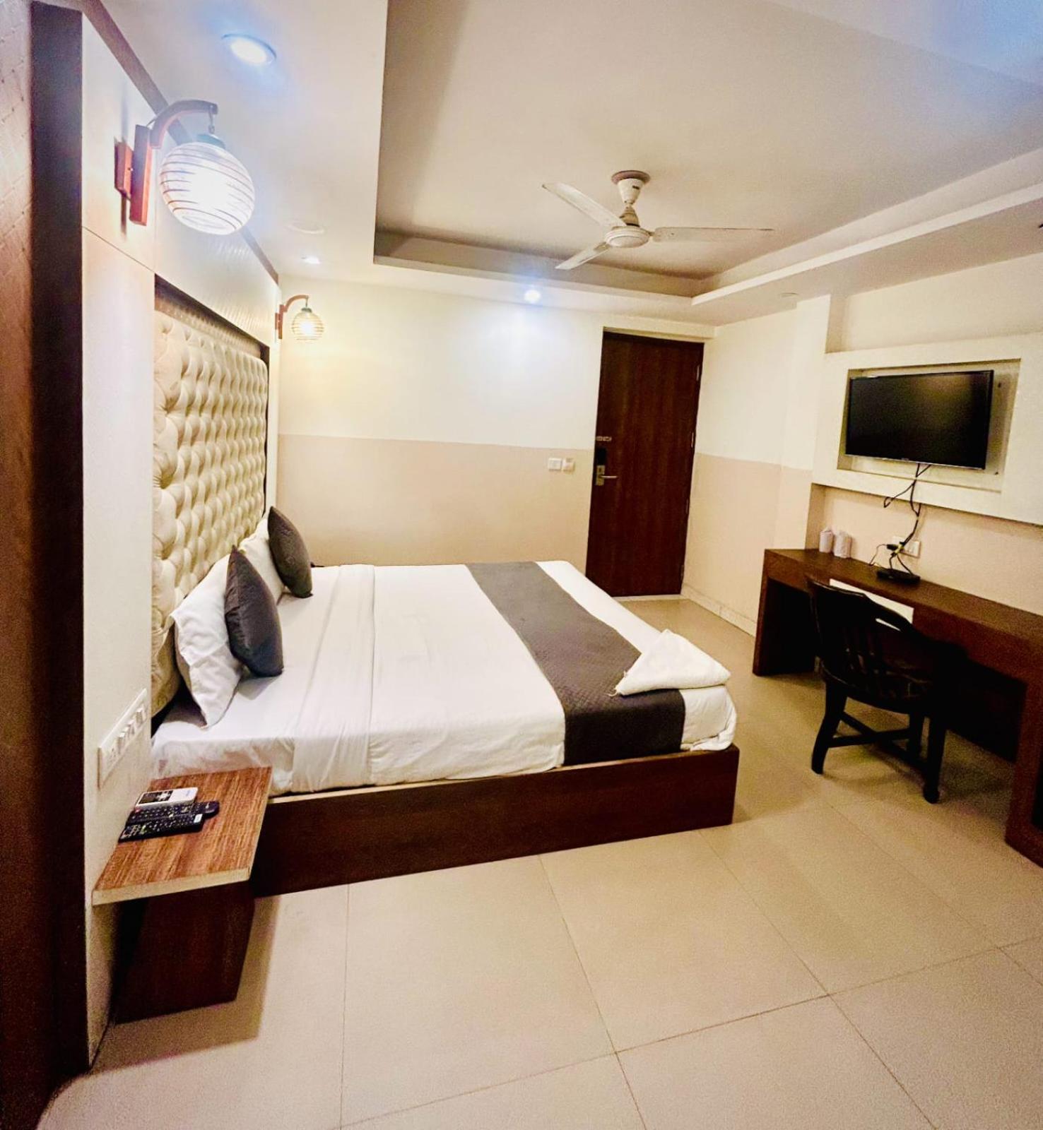 Hotel Airport City New Delhi Ngoại thất bức ảnh
