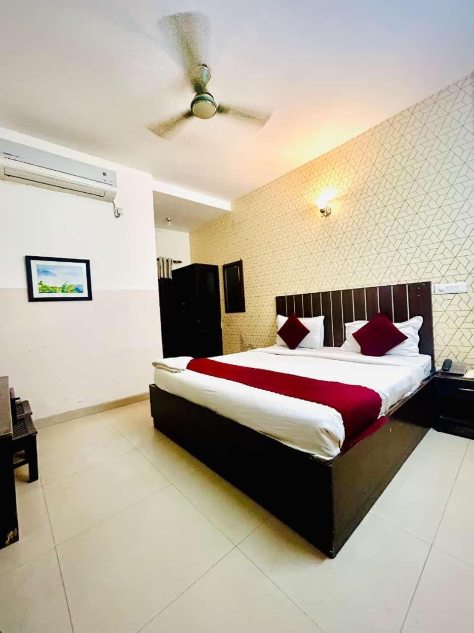 Hotel Airport City New Delhi Ngoại thất bức ảnh