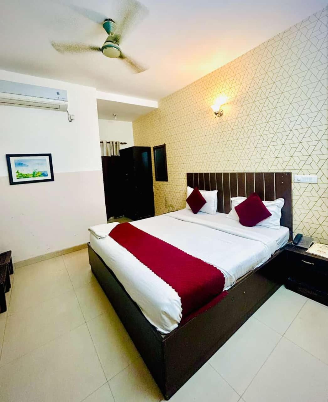 Hotel Airport City New Delhi Ngoại thất bức ảnh